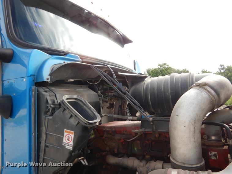 image for item KI9667 2012 Kenworth T660  semi truck