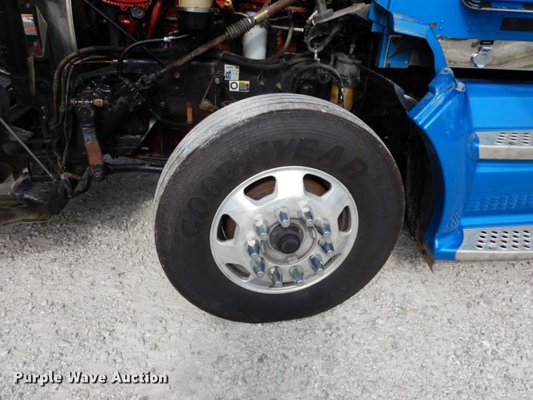 image for item KI9667 2012 Kenworth T660  semi truck