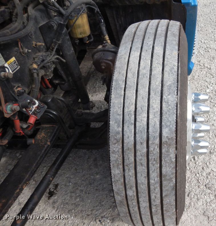 image for item KI9667 2012 Kenworth T660  semi truck