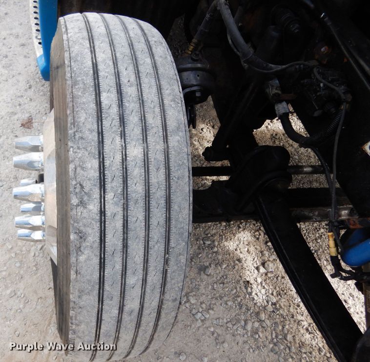 image for item KI9667 2012 Kenworth T660  semi truck