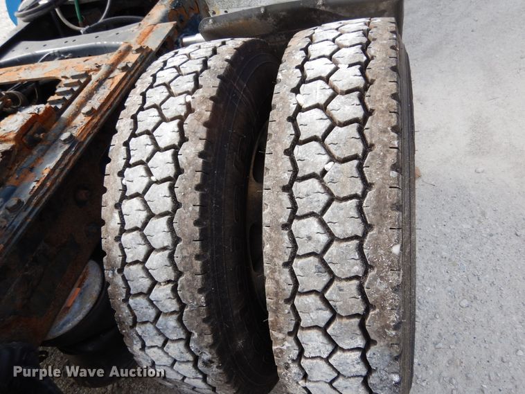 image for item KI9667 2012 Kenworth T660  semi truck