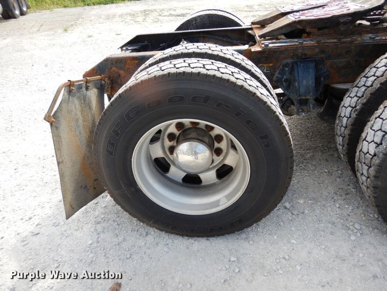 image for item KI9667 2012 Kenworth T660  semi truck