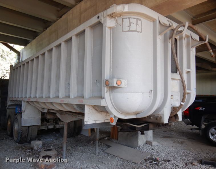 image for item KK9114 1972 Fruehauf  end dump trailer