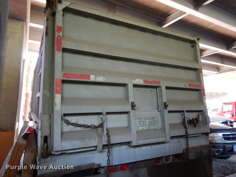 image for item KK9114 1972 Fruehauf  end dump trailer