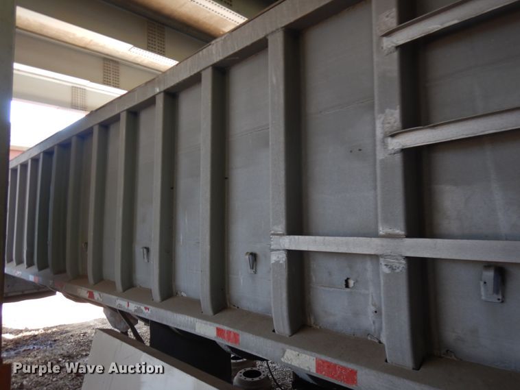 image for item KK9114 1972 Fruehauf  end dump trailer