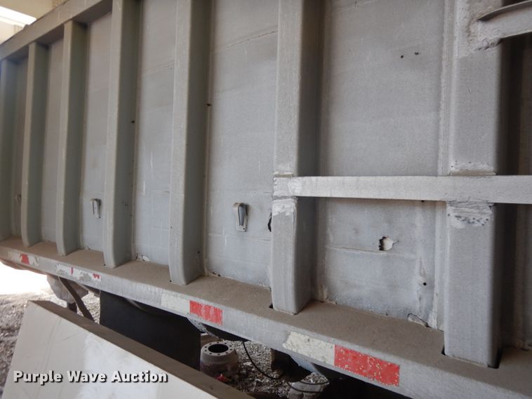 image for item KK9114 1972 Fruehauf  end dump trailer