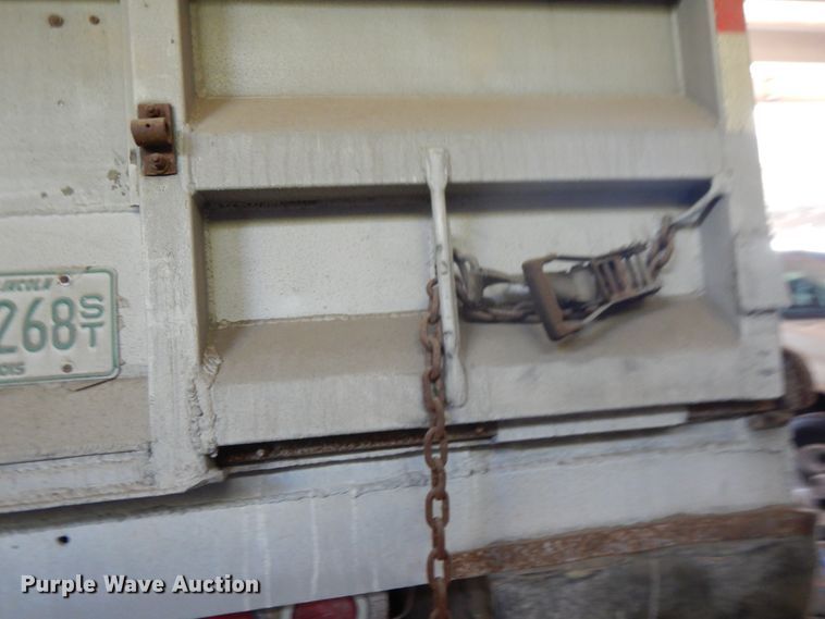 image for item KK9114 1972 Fruehauf  end dump trailer