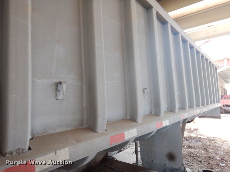 image for item KK9114 1972 Fruehauf  end dump trailer