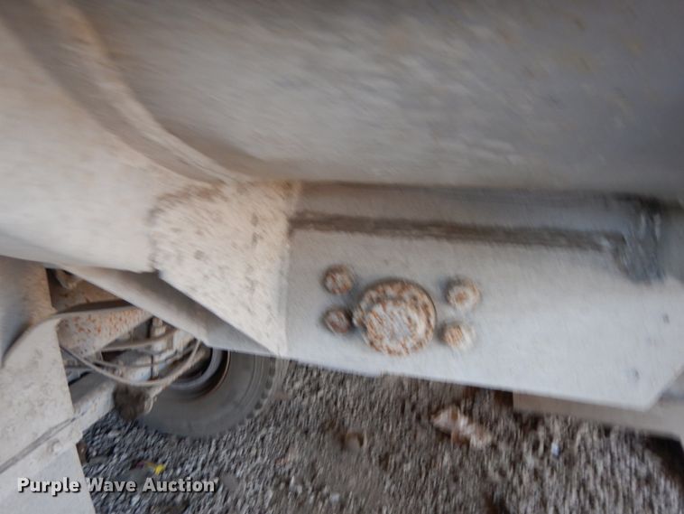 image for item KK9114 1972 Fruehauf  end dump trailer