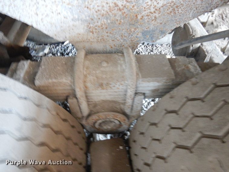 image for item KK9114 1972 Fruehauf  end dump trailer