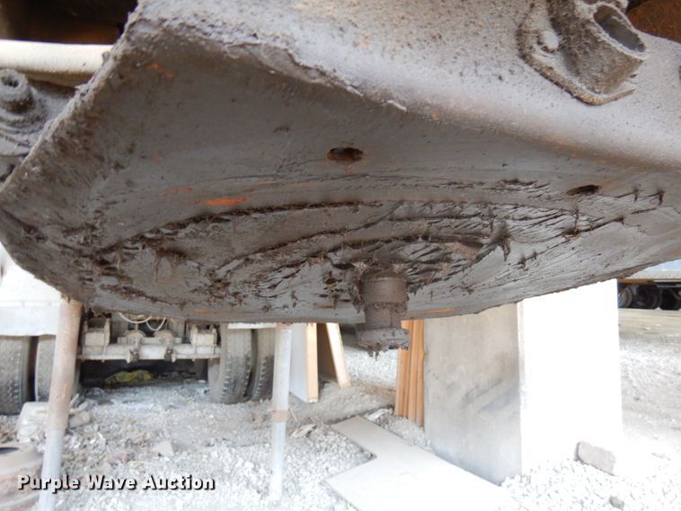 image for item KK9114 1972 Fruehauf  end dump trailer