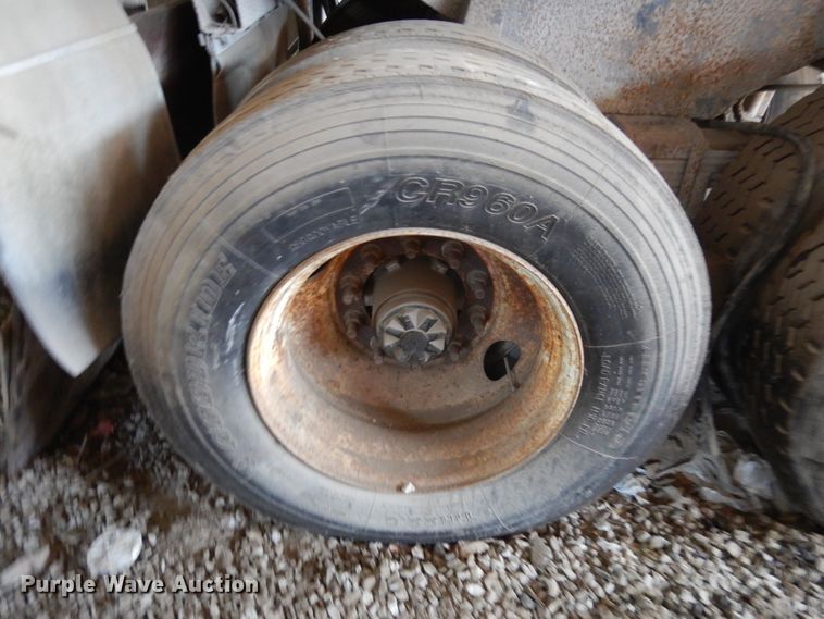 image for item KK9114 1972 Fruehauf  end dump trailer