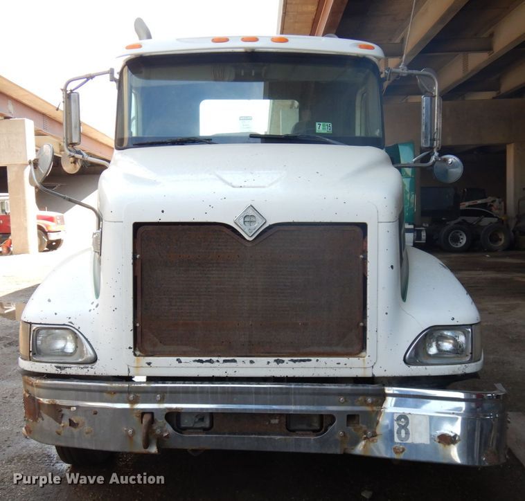 image for item KK9115 2000 International 9100i  semi truck