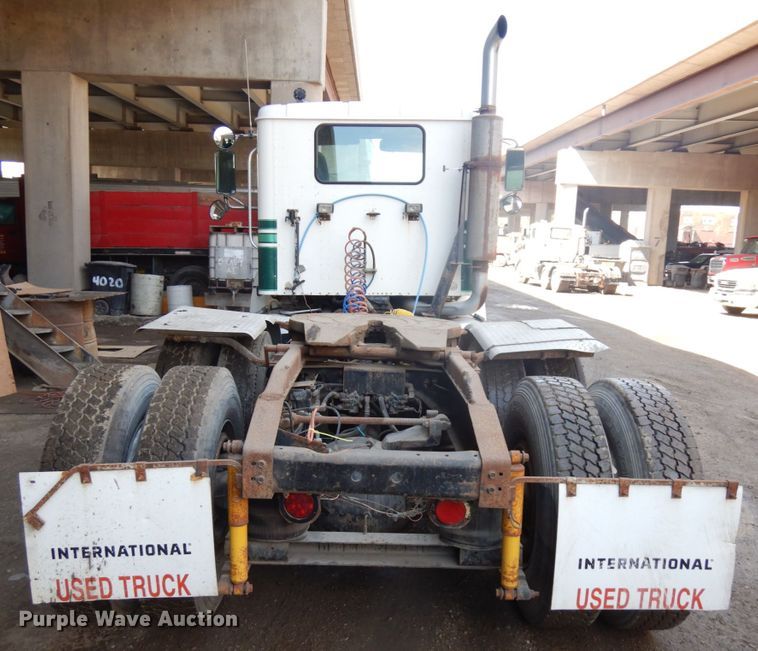 image for item KK9115 2000 International 9100i  semi truck