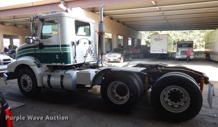 image for item KK9115 2000 International 9100i  semi truck