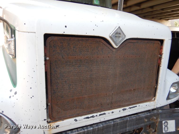 image for item KK9115 2000 International 9100i  semi truck