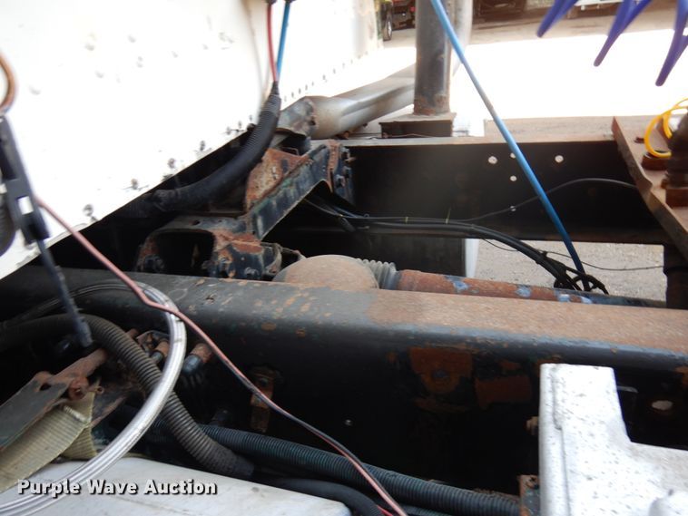 image for item KK9115 2000 International 9100i  semi truck