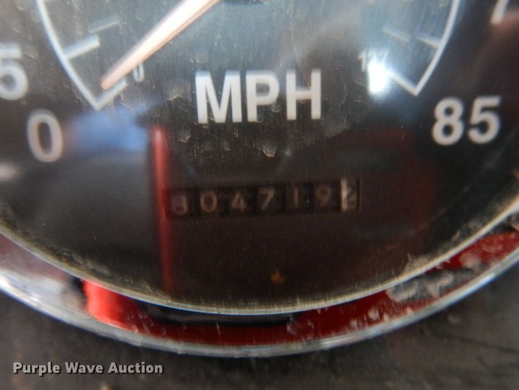 image for item KK9115 2000 International 9100i  semi truck