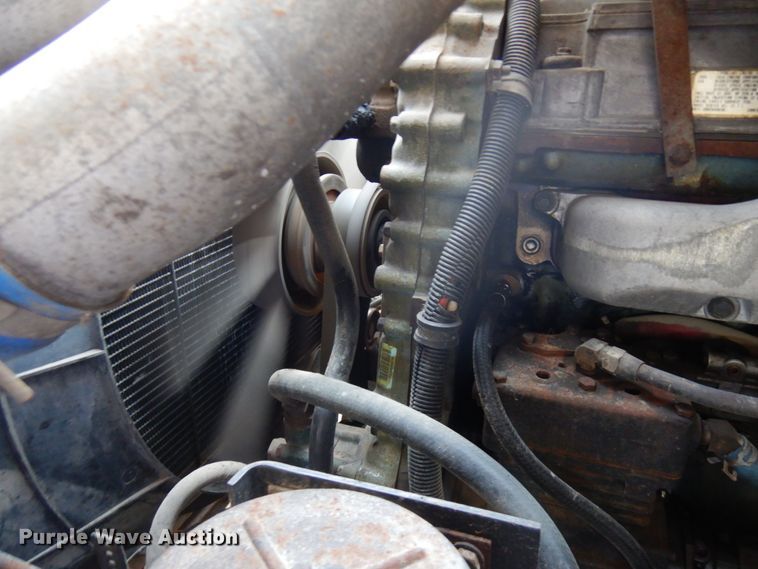 image for item KK9115 2000 International 9100i  semi truck