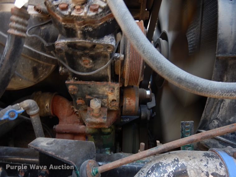 image for item KK9115 2000 International 9100i  semi truck