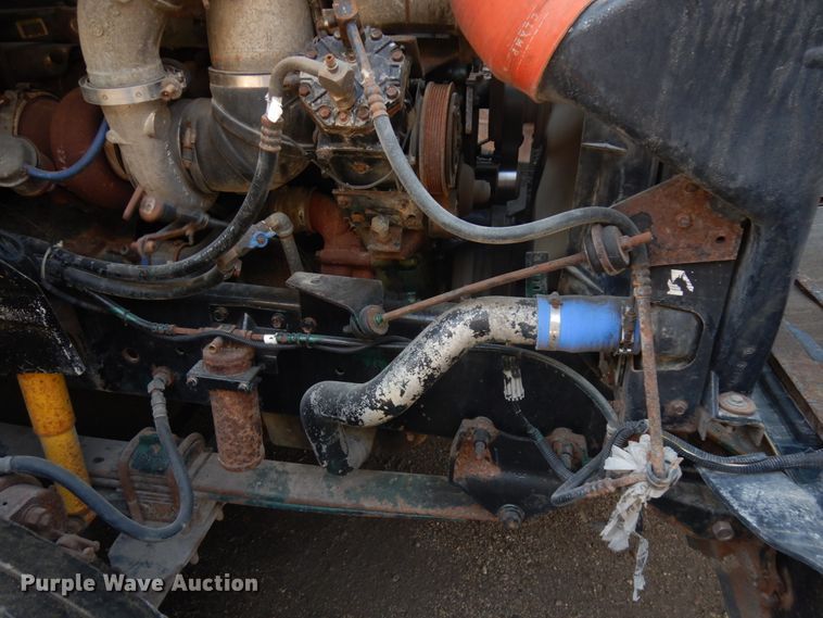 image for item KK9115 2000 International 9100i  semi truck