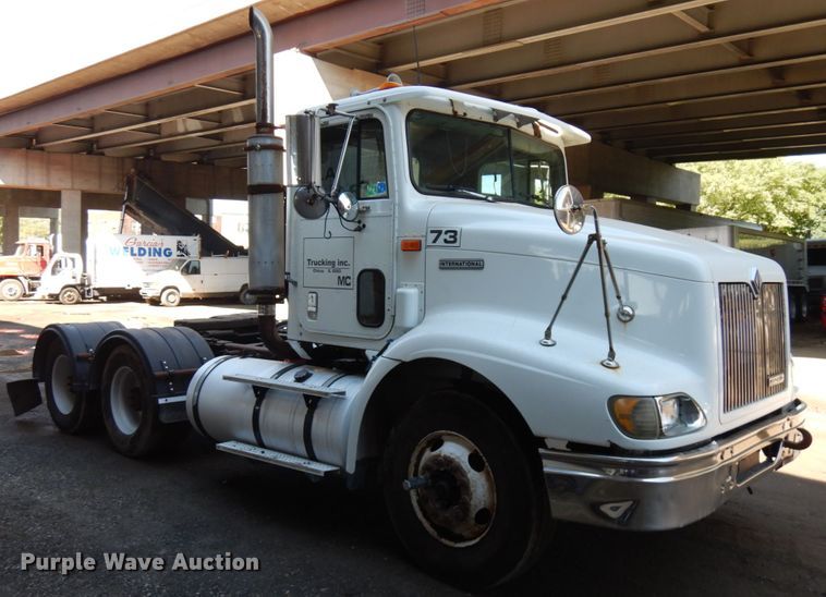 image for item KK9116 2000 International 9200i  semi truck