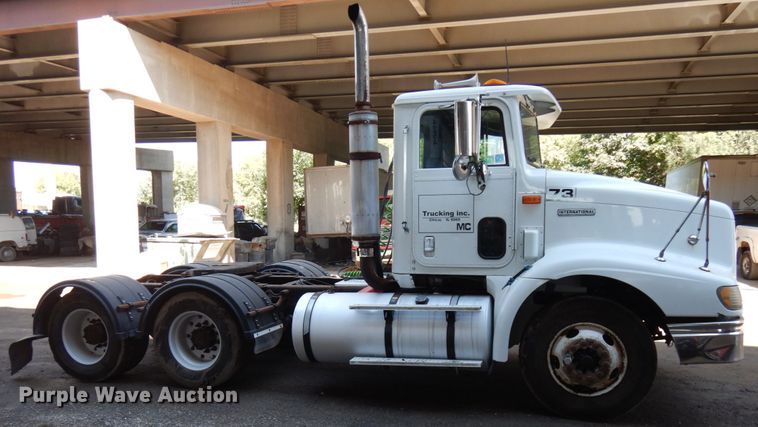 image for item KK9116 2000 International 9200i  semi truck