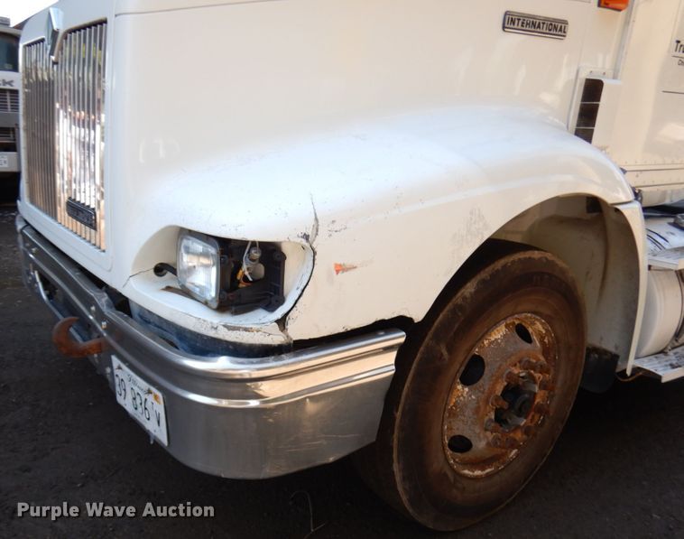 image for item KK9116 2000 International 9200i  semi truck