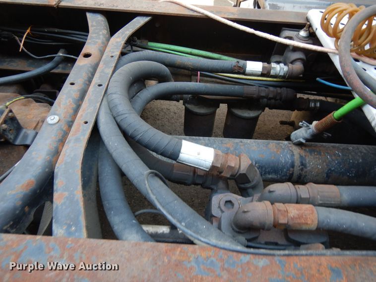 image for item KK9116 2000 International 9200i  semi truck