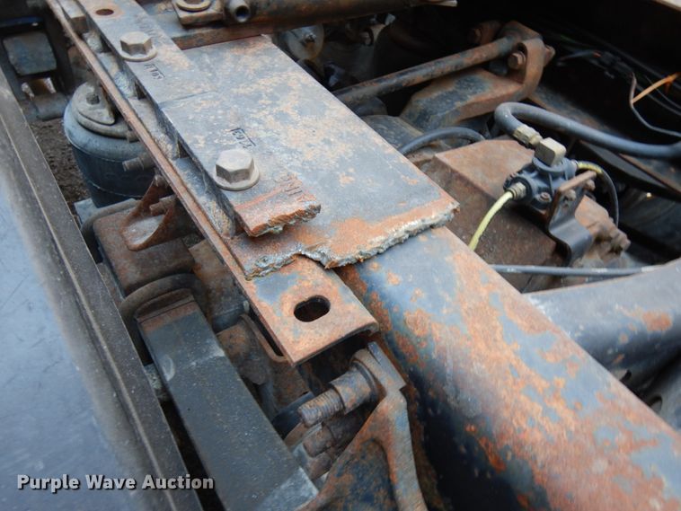 image for item KK9116 2000 International 9200i  semi truck