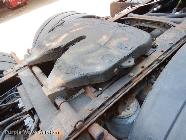 image for item KK9116 2000 International 9200i  semi truck