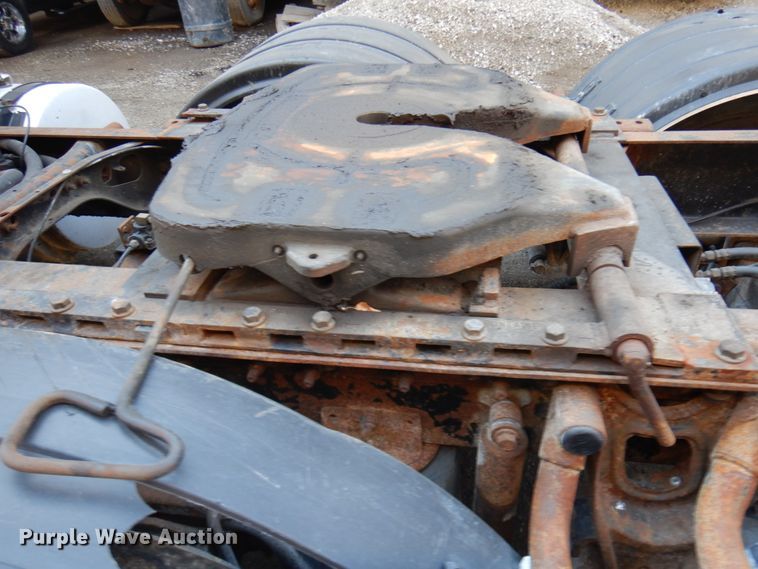 image for item KK9116 2000 International 9200i  semi truck