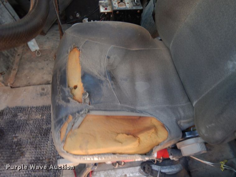 image for item KK9116 2000 International 9200i  semi truck