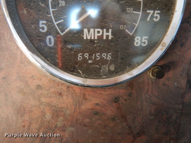 image for item KK9116 2000 International 9200i  semi truck