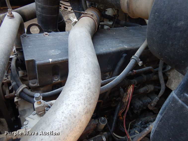 image for item KK9116 2000 International 9200i  semi truck