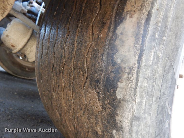 image for item KK9116 2000 International 9200i  semi truck