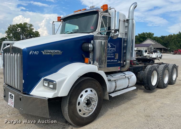 image for item KK9425 1997 Kenworth T800  semi truck