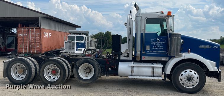 image for item KK9425 1997 Kenworth T800  semi truck