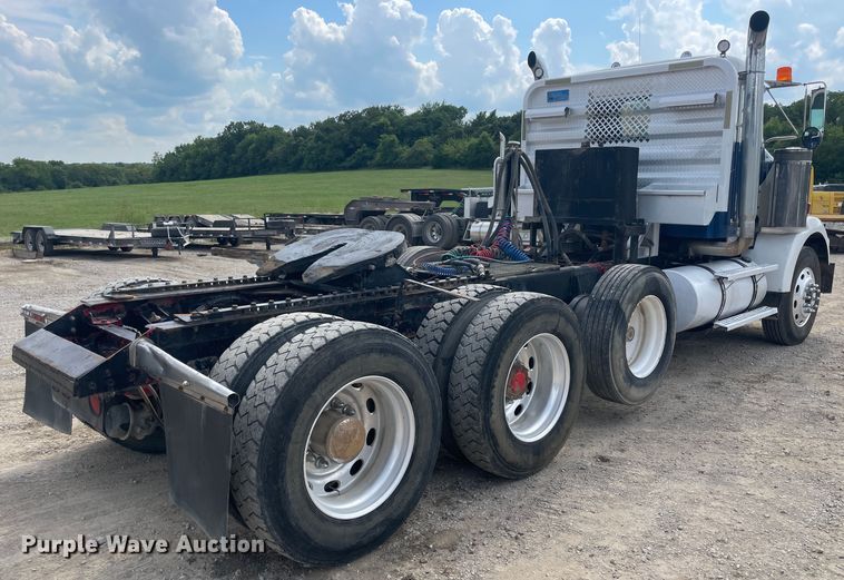 image for item KK9425 1997 Kenworth T800  semi truck