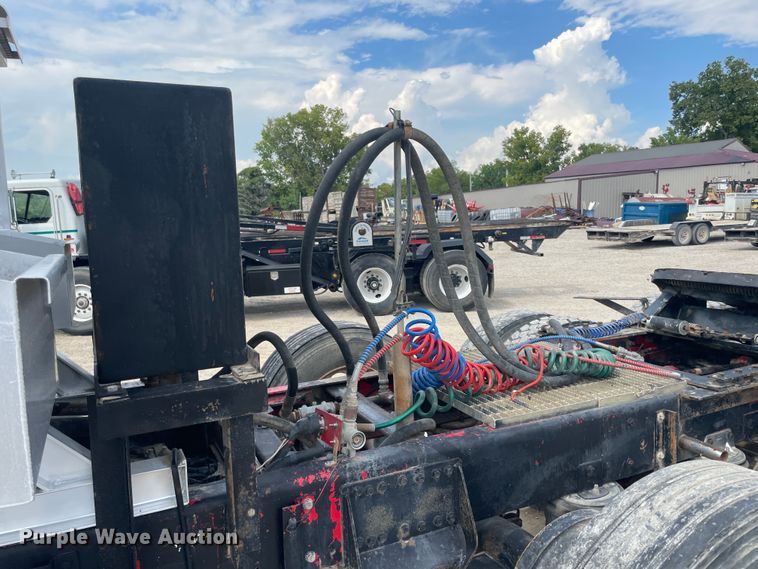 image for item KK9425 1997 Kenworth T800  semi truck