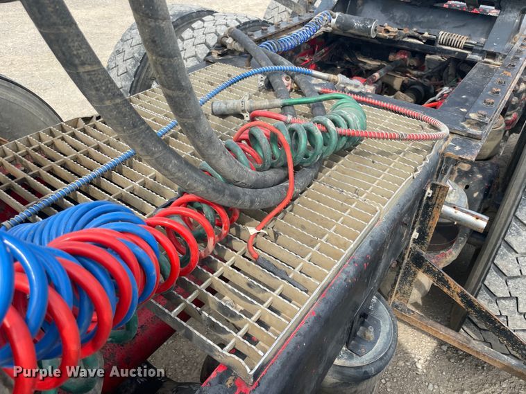 image for item KK9425 1997 Kenworth T800  semi truck