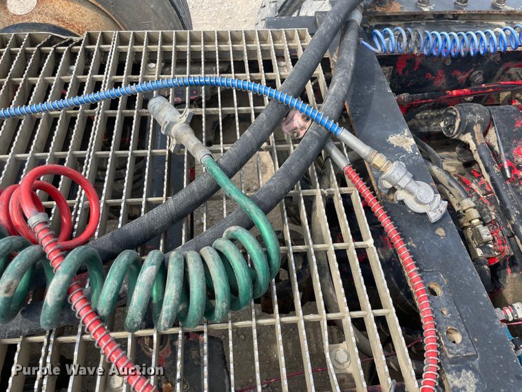 image for item KK9425 1997 Kenworth T800  semi truck