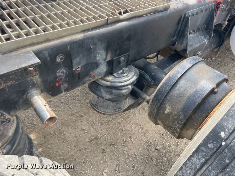 image for item KK9425 1997 Kenworth T800  semi truck