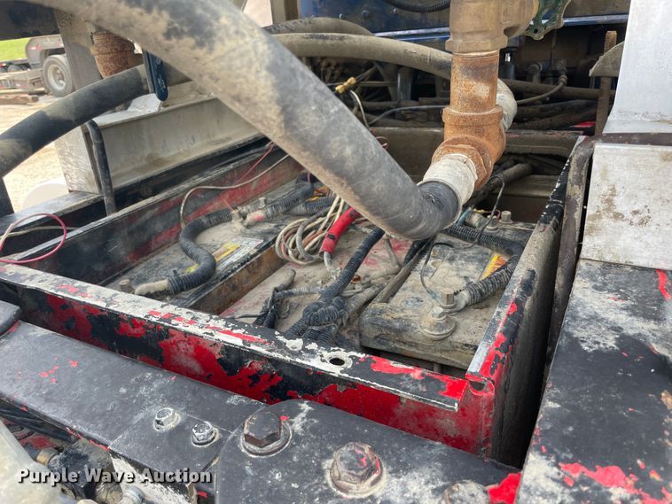 image for item KK9425 1997 Kenworth T800  semi truck