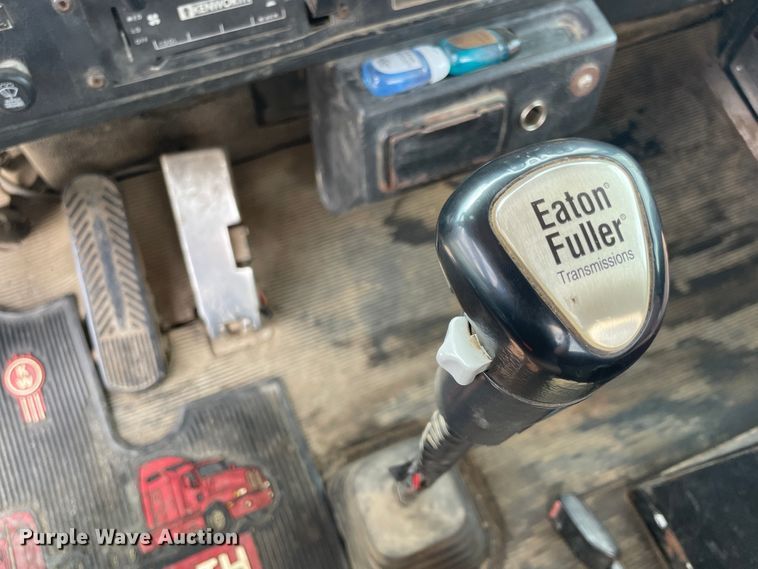 image for item KK9425 1997 Kenworth T800  semi truck