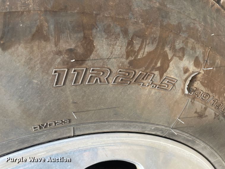 image for item KK9425 1997 Kenworth T800  semi truck