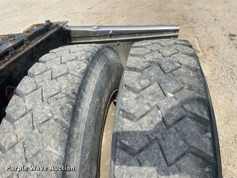 image for item KK9425 1997 Kenworth T800  semi truck