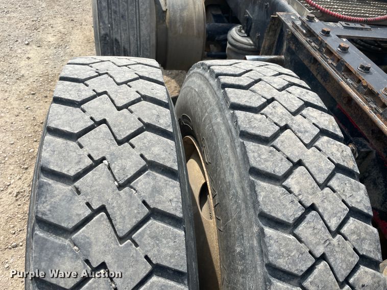 image for item KK9425 1997 Kenworth T800  semi truck