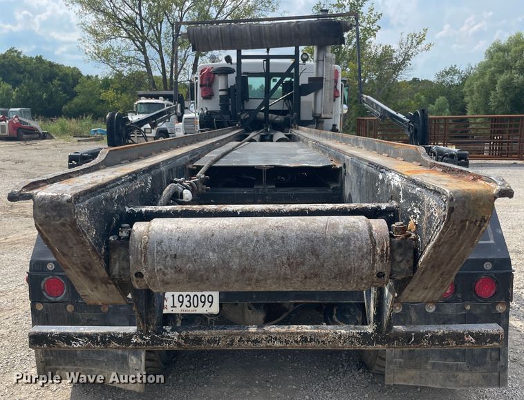 image for item KK9426 1993 Peterbilt 320  roll-off container truck