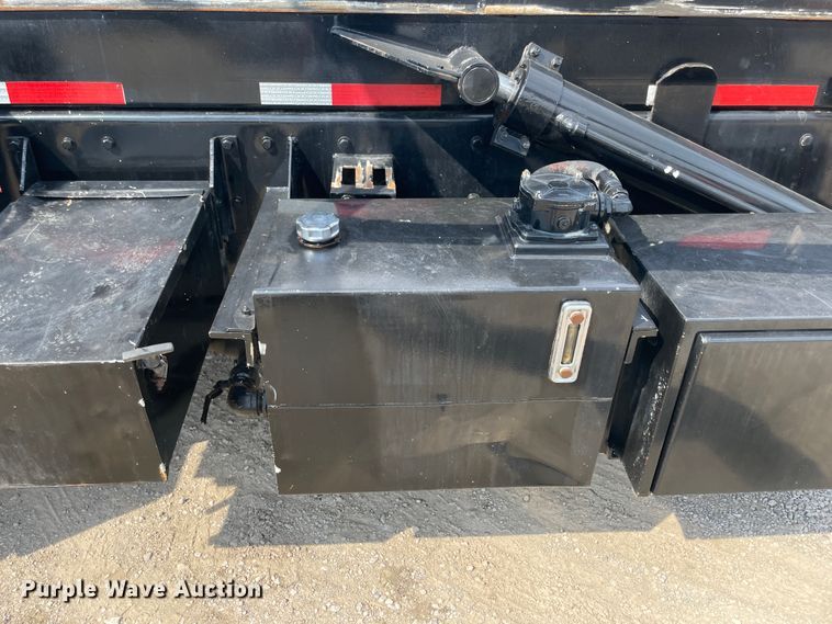 image for item KK9426 1993 Peterbilt 320  roll-off container truck